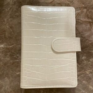 Saving Challenges white Binder